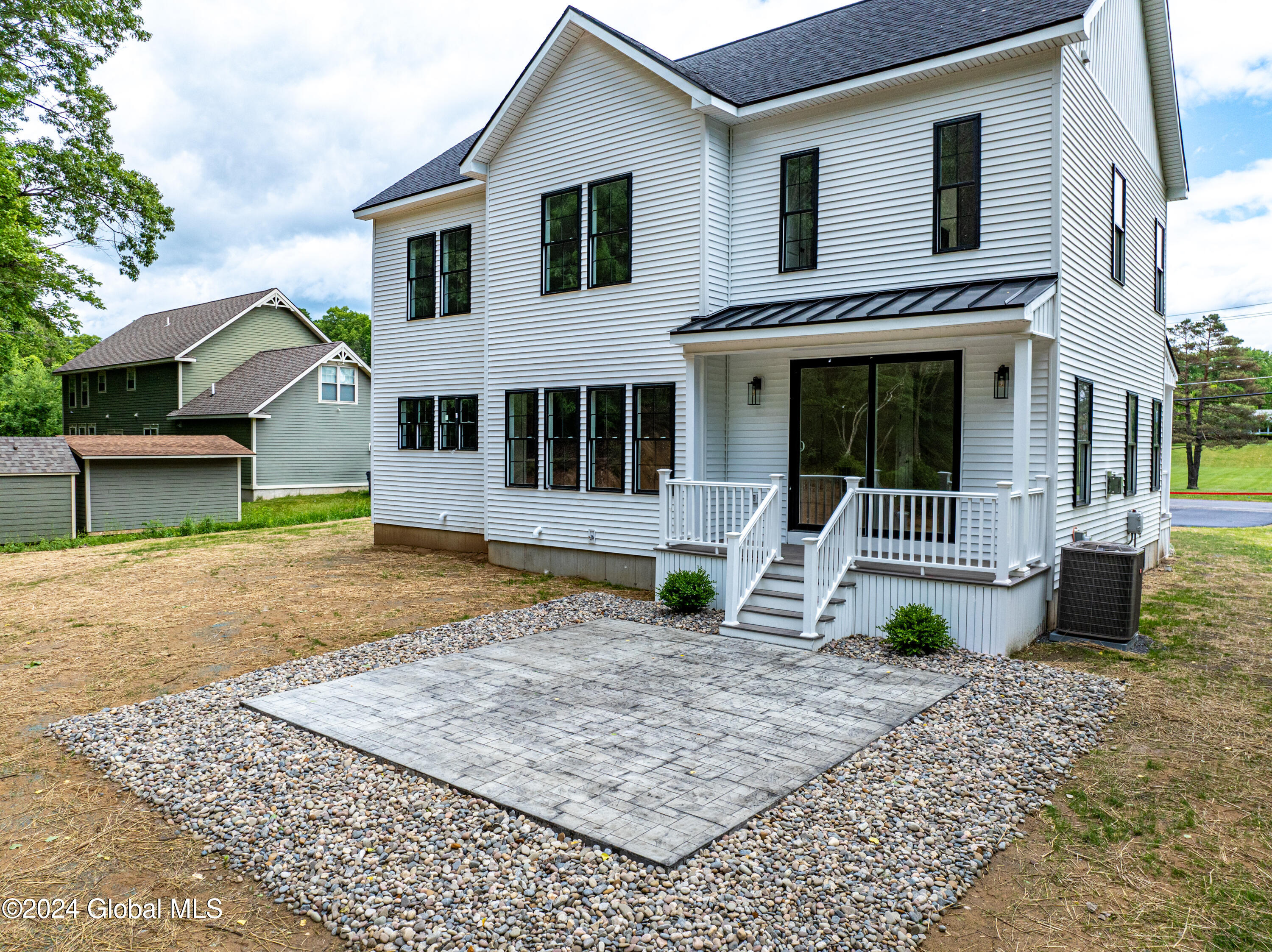 Photo 7 of 66 of 118 Old Niskayuna Road house