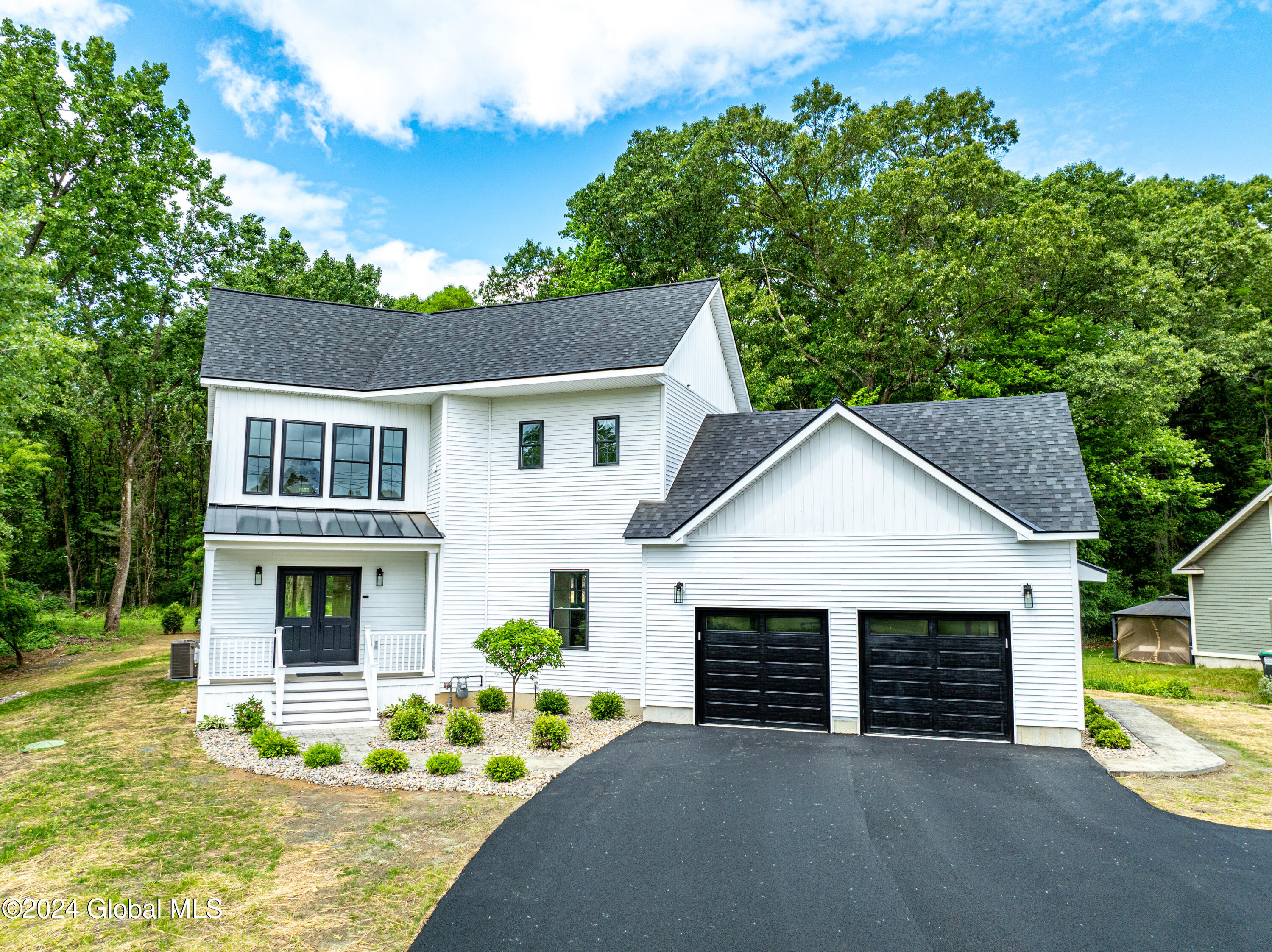 Photo 8 of 66 of 118 Old Niskayuna Road house