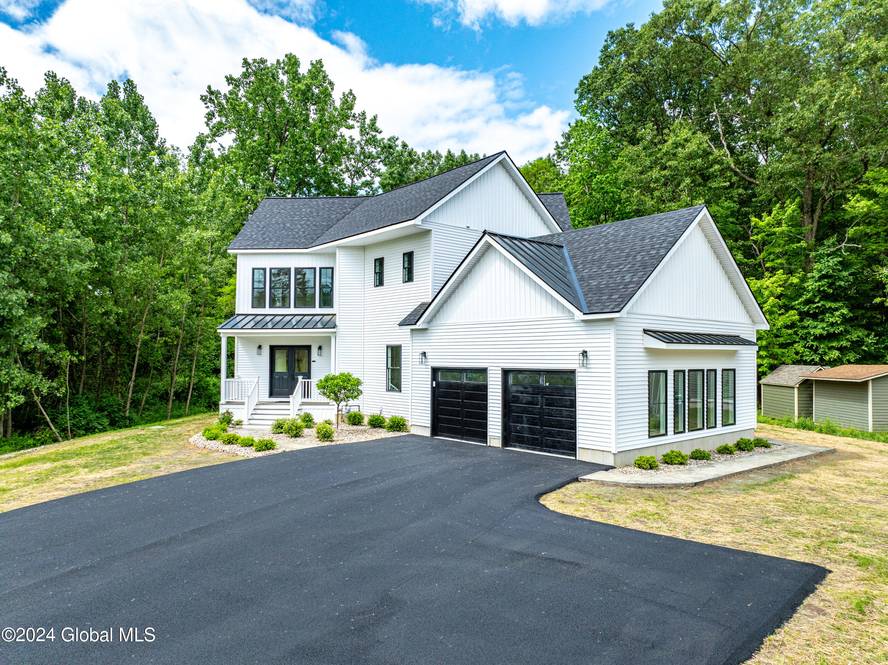 Photo 9 of 66 of 118 Old Niskayuna Road house