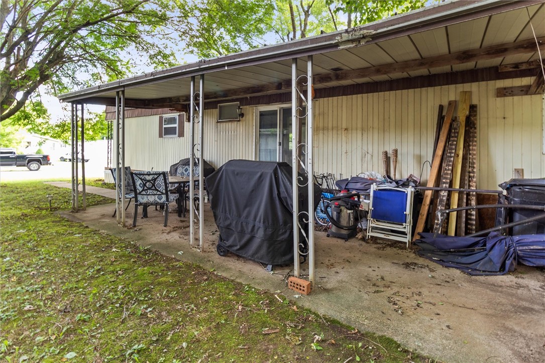 Photo 9 of 35 of 100 Glenview Dr mobile home