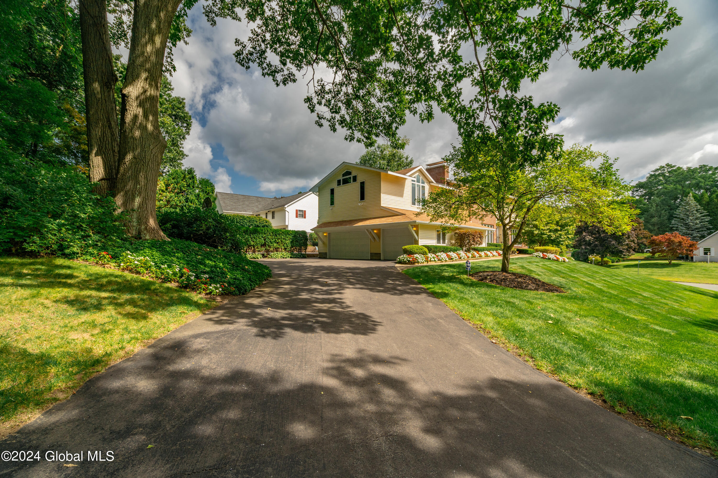 Photo 67 of 73 of 1 Oak Ridge house