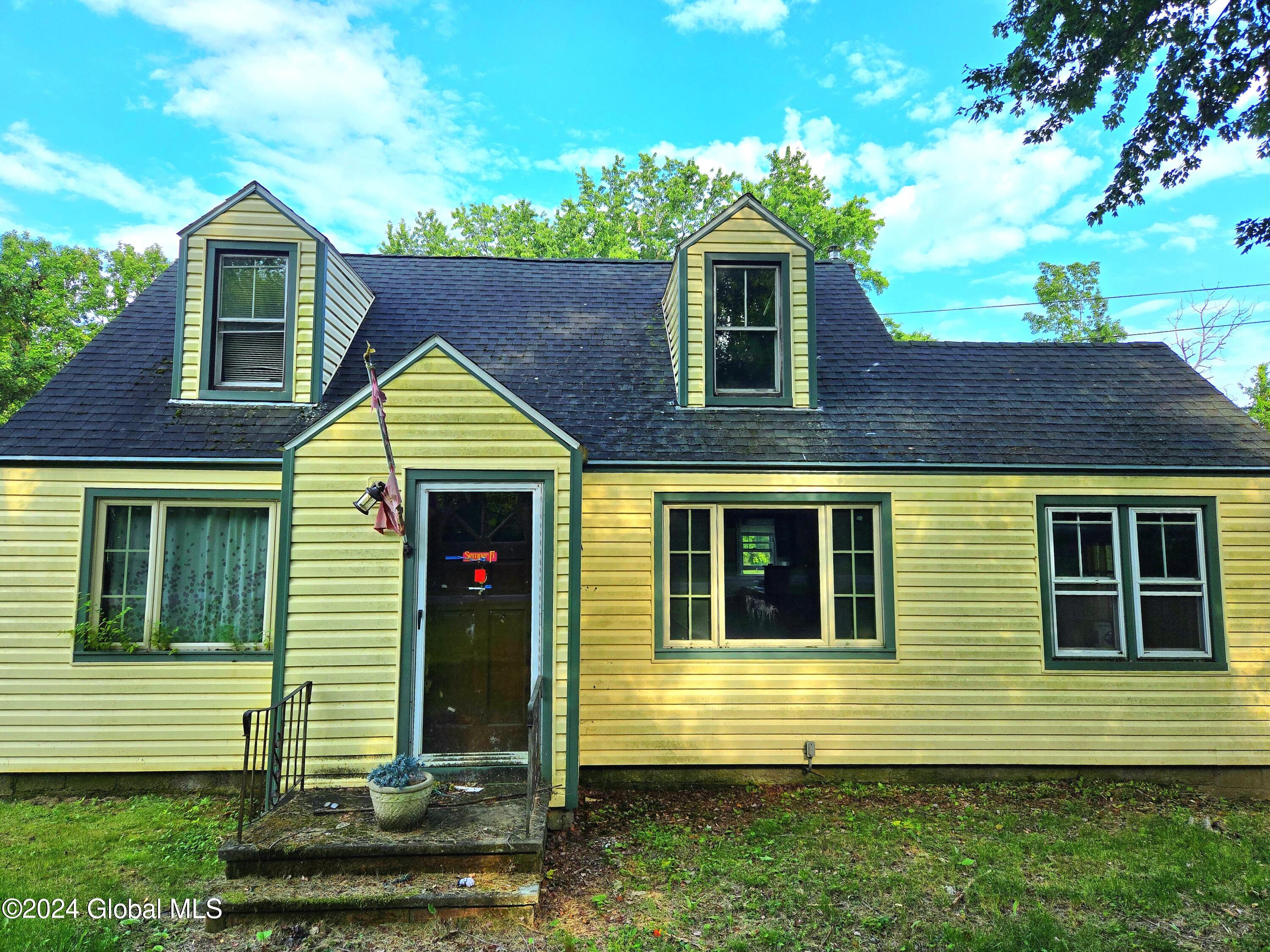 Photo 2 of 21 of 650 Bunker Hill Road house