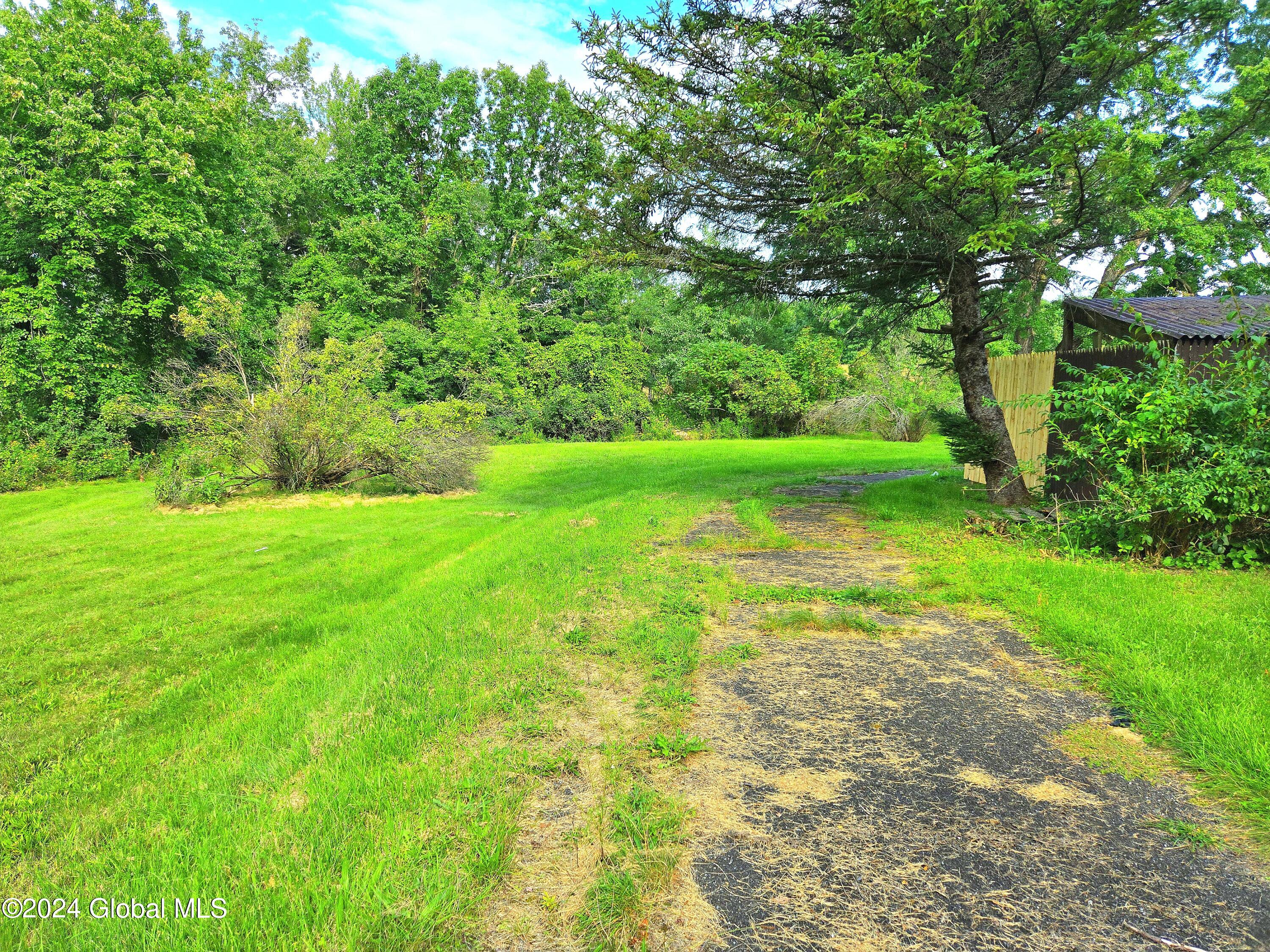 Photo 9 of 21 of 650 Bunker Hill Road house