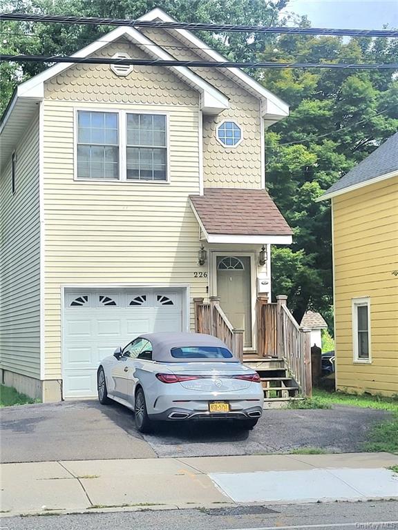 Photo 1 of 2 of 226 Robinson Avenue house