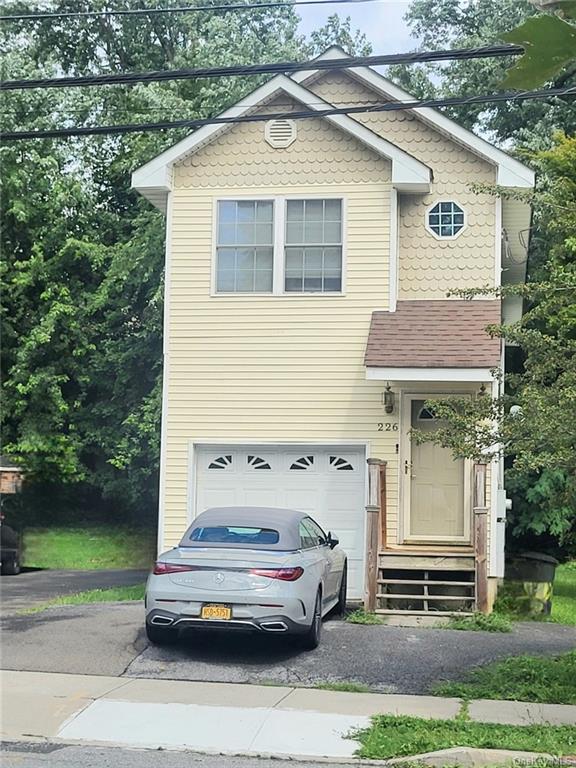 Photo 2 of 2 of 226 Robinson Avenue house