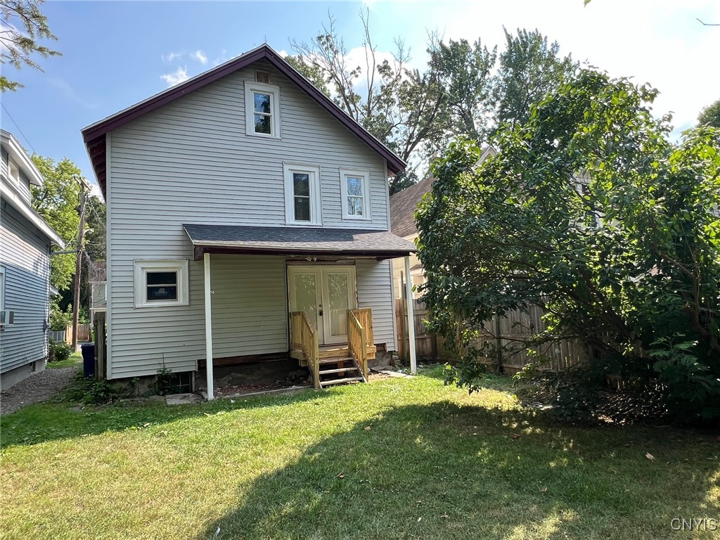 Photo 3 of 16 of 104 Meredith Avenue house