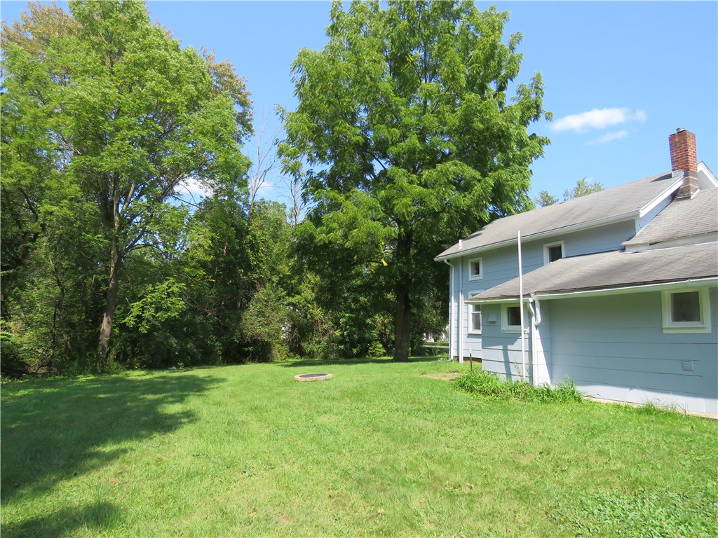 Photo 5 of 24 of 397 Trimmer Road house