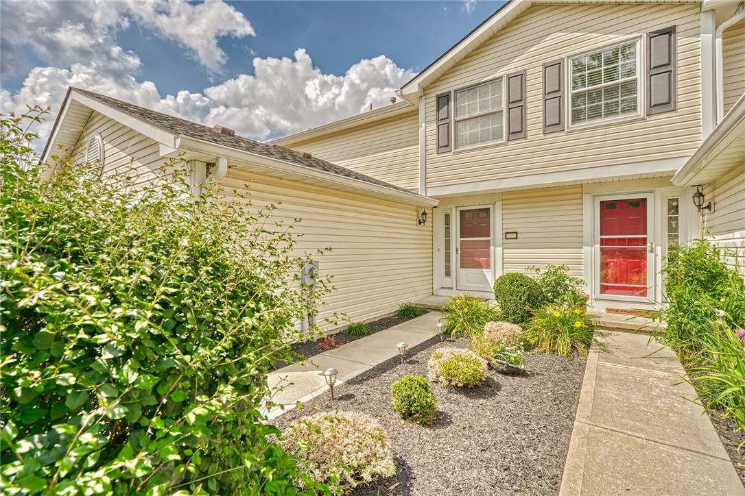 Photo 2 of 33 of 25 Camberley Place townhome