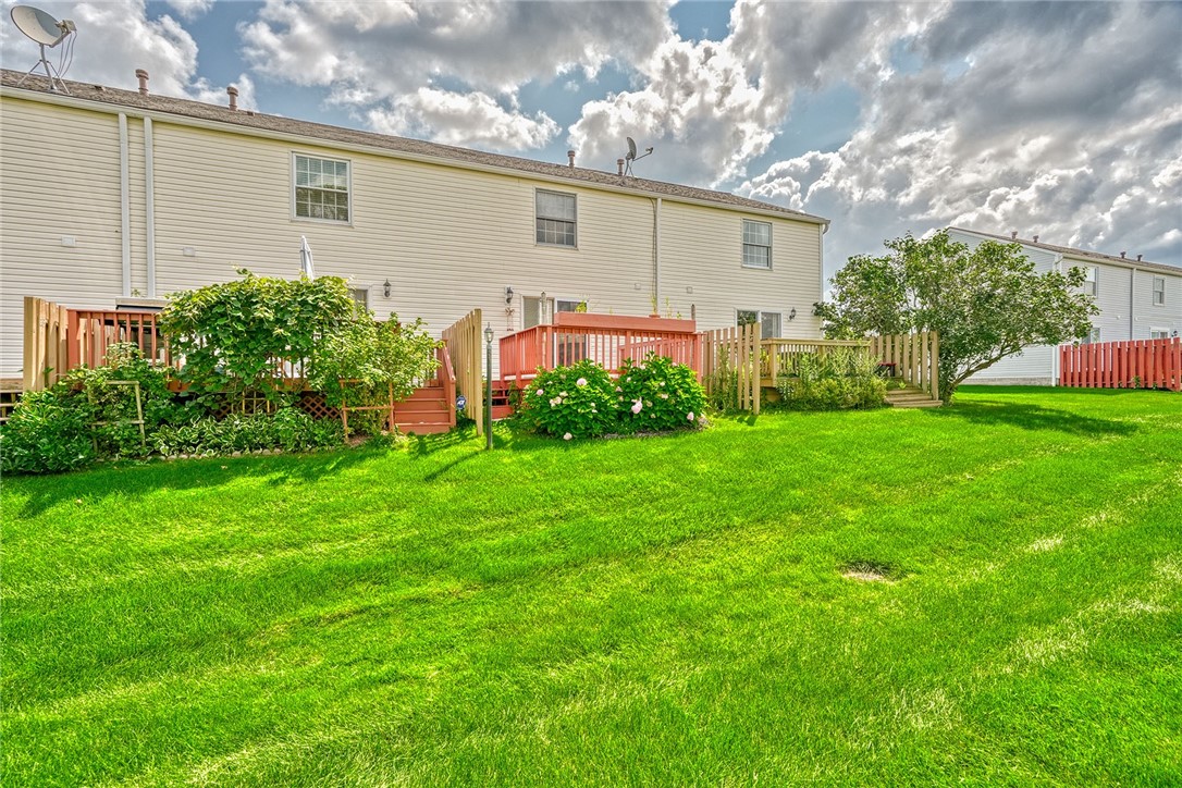 Photo 3 of 33 of 25 Camberley Place townhome