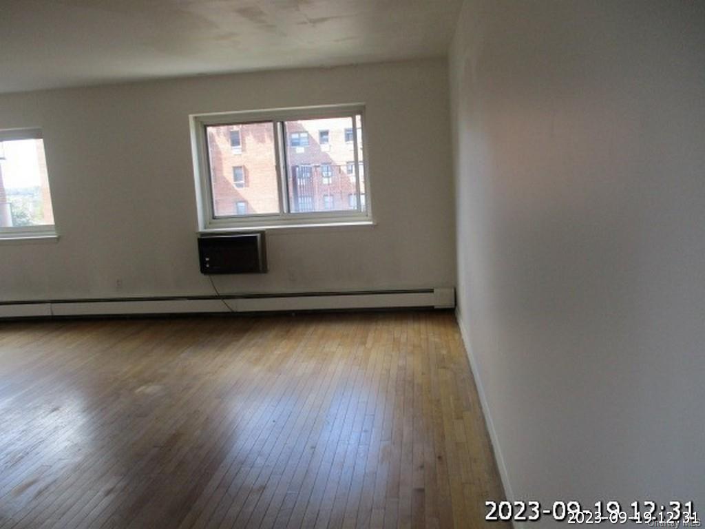 Photo 4 of 14 of 395 Westchester Avenue 5M co-op property