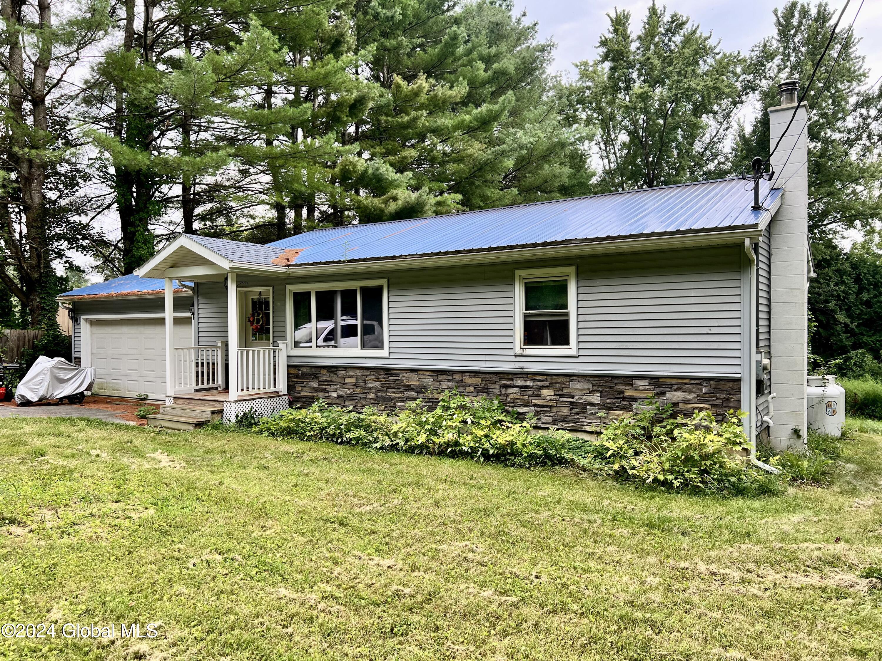 Photo 1 of 9 of 16 Mud Pond Road house