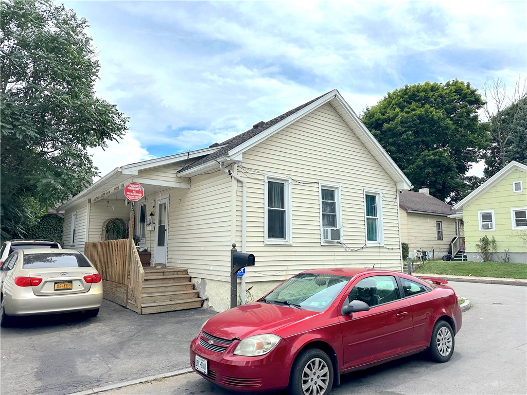 Photo 1 of 10 of 72 Angle Street house