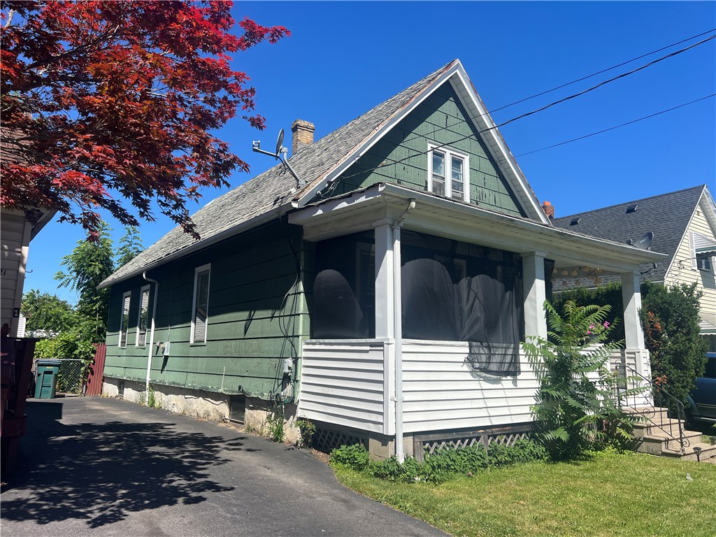 Photo 4 of 17 of 23 Rogers Avenue house