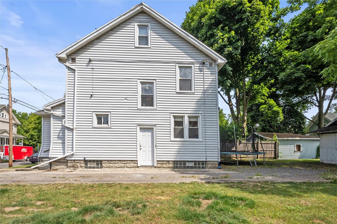 Photo 3 of 29 of 476 Colvin Street house