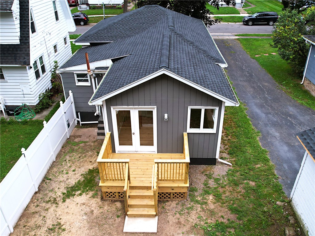 Photo 6 of 24 of 57 Pollard Avenue house