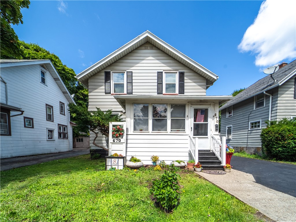 Photo 1 of 26 of 670 Ridgeway Avenue house