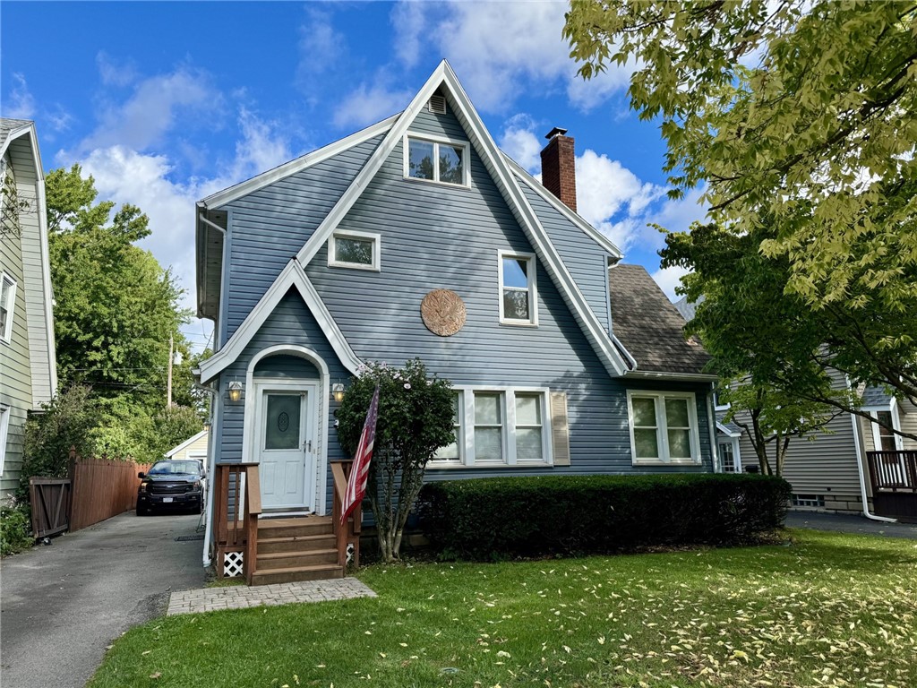 Photo 1 of 21 of 31 Wyand Crescent house