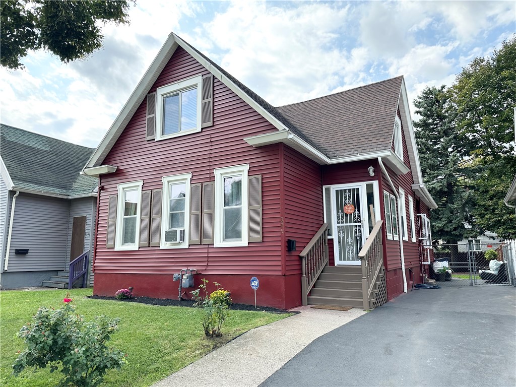 Photo 1 of 40 of 375 Hague Street house