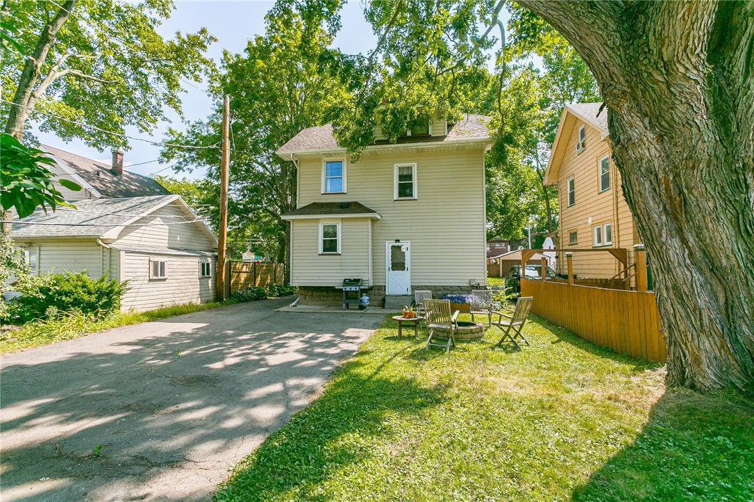 Photo 10 of 44 of 212 Merwin Avenue house