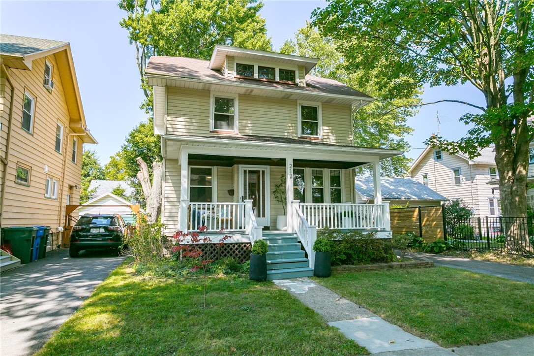 Photo 4 of 44 of 212 Merwin Avenue house