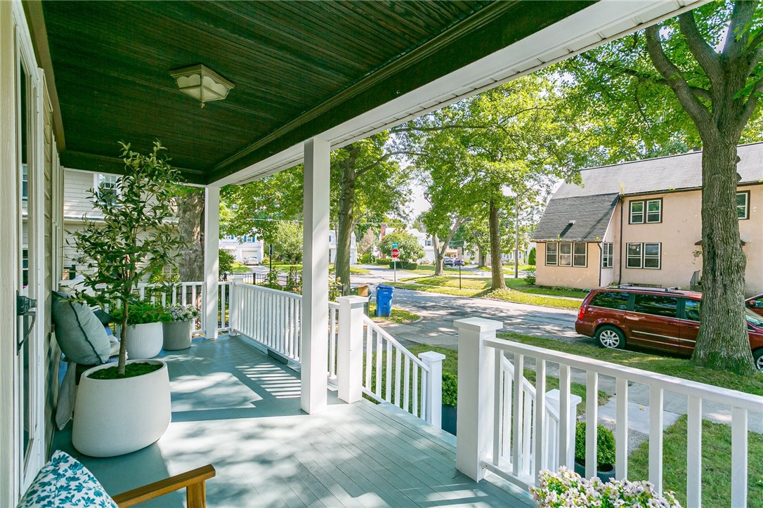 Photo 5 of 44 of 212 Merwin Avenue house