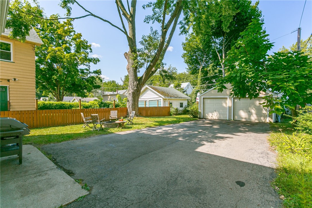 Photo 8 of 44 of 212 Merwin Avenue house