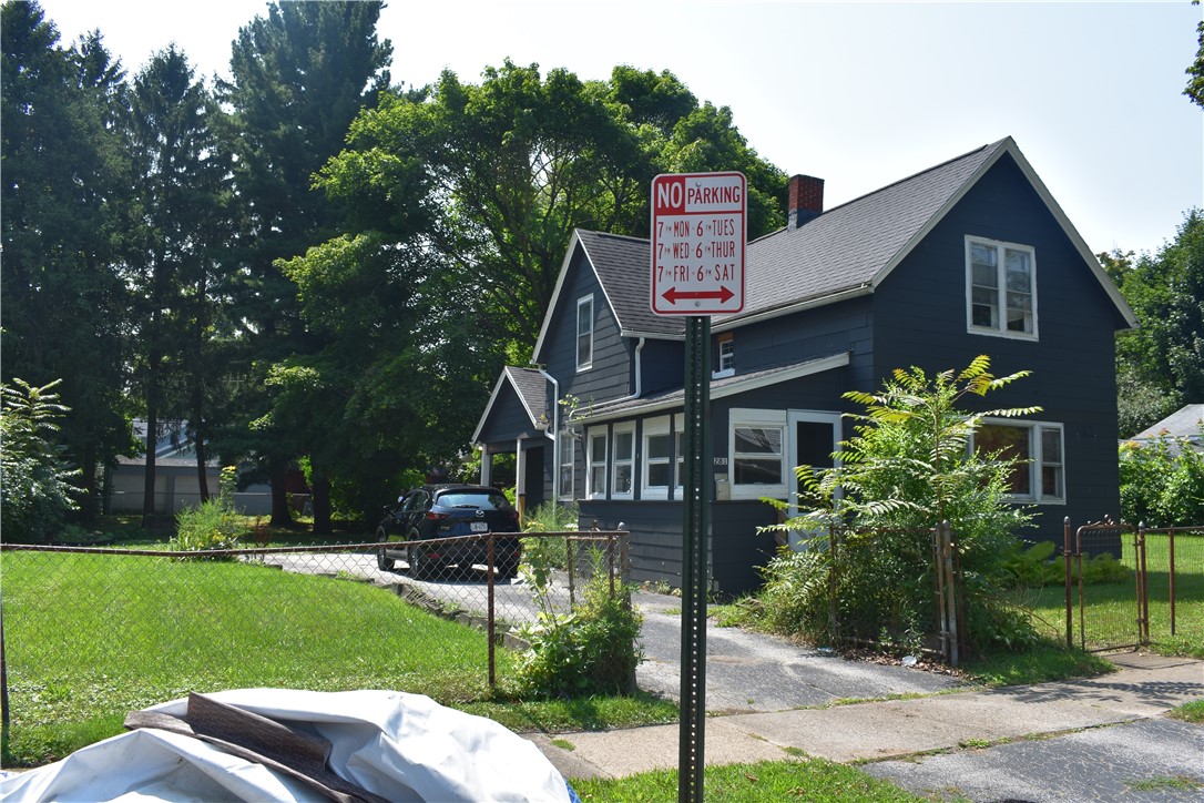 Photo 2 of 10 of 281 Champlain Street house