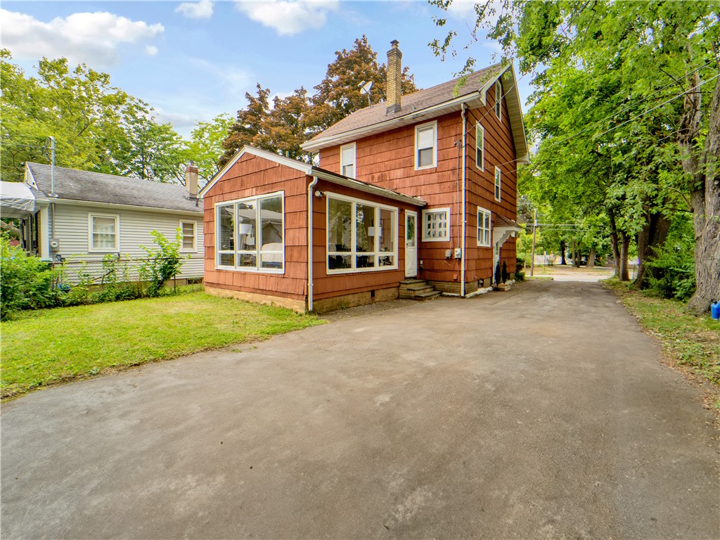 Photo 5 of 28 of 2033 Clifford Avenue house