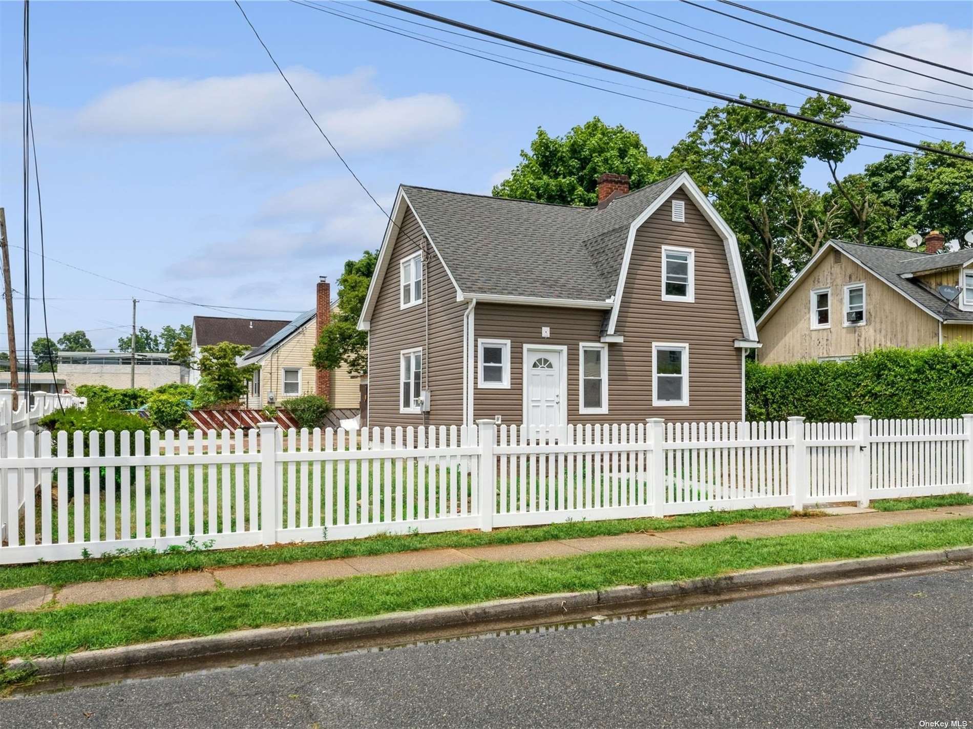 Photo 1 of 18 of 55 Harts Avenue house