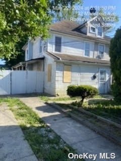 Photo 1 of 9 of 34 Mansfield Avenue townhome