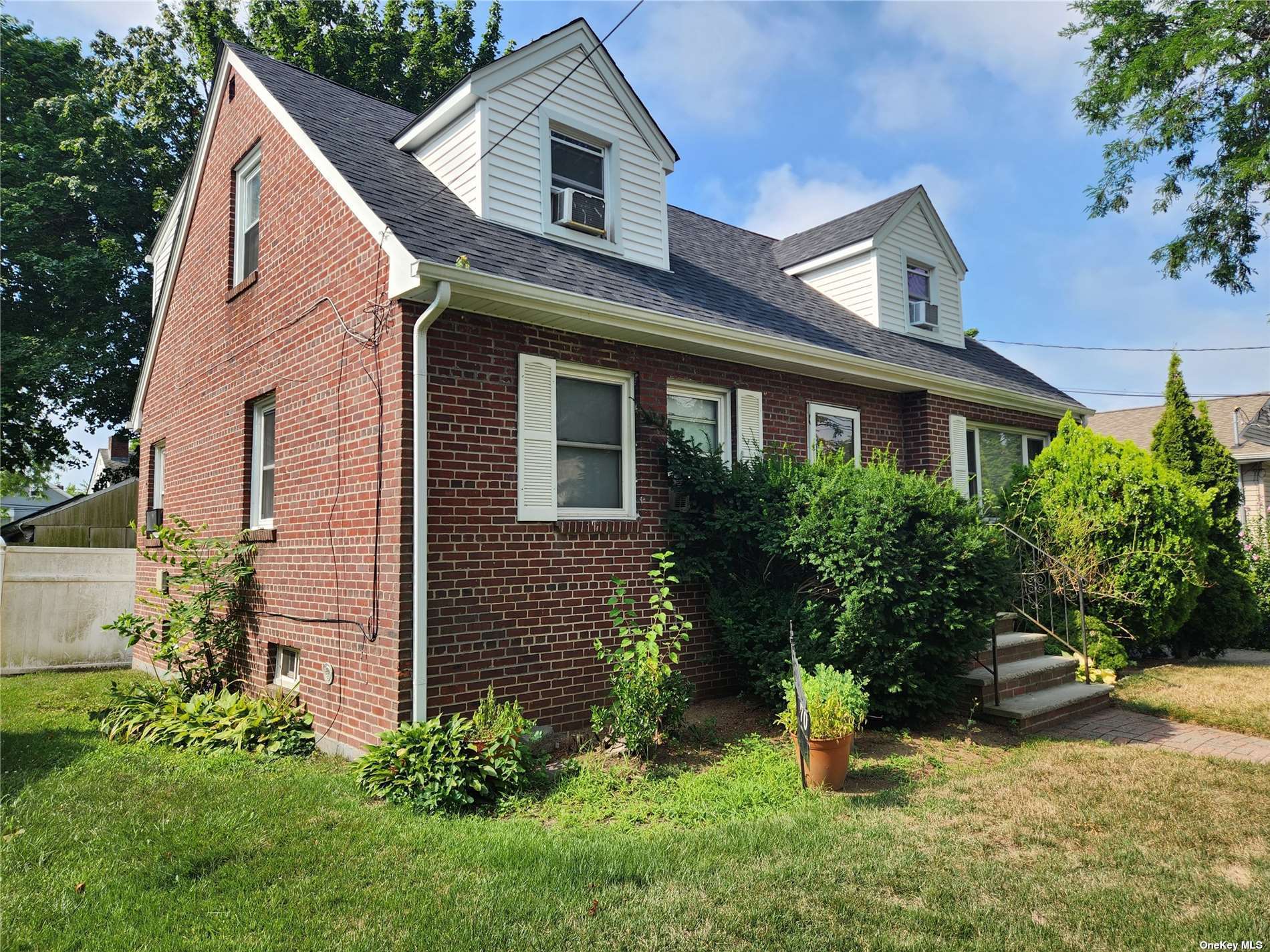 Photo 2 of 8 of 70 Jefferson Avenue house