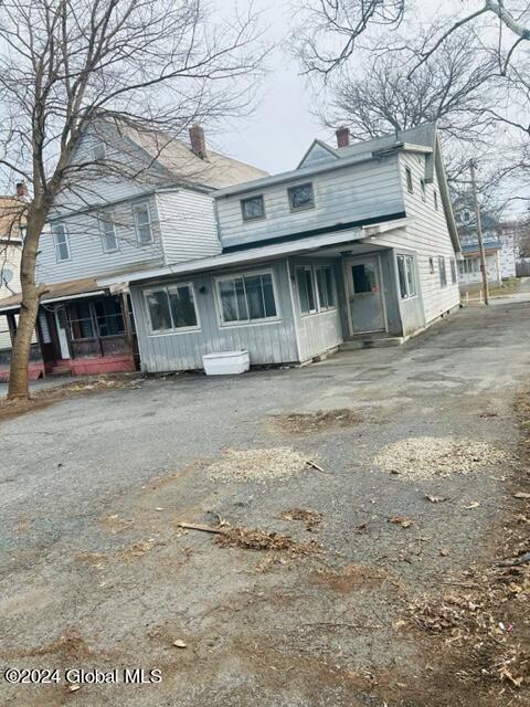 Photo 13 of 17 of 1338 Crane Street house