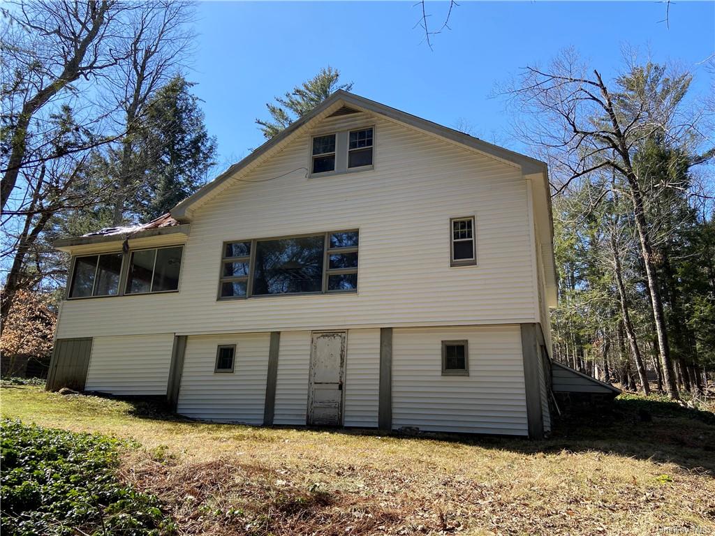 Photo 8 of 31 of 30 N Mohican Trail house