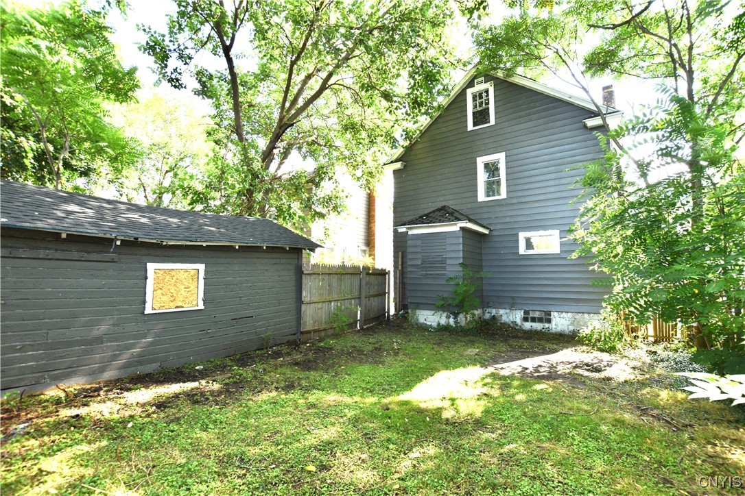 Photo 19 of 28 of 118 Berwyn Avenue house