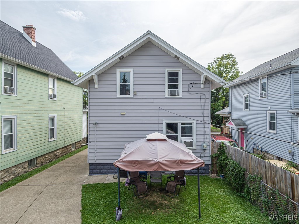 Photo 5 of 36 of 185 Lasalle Avenue house