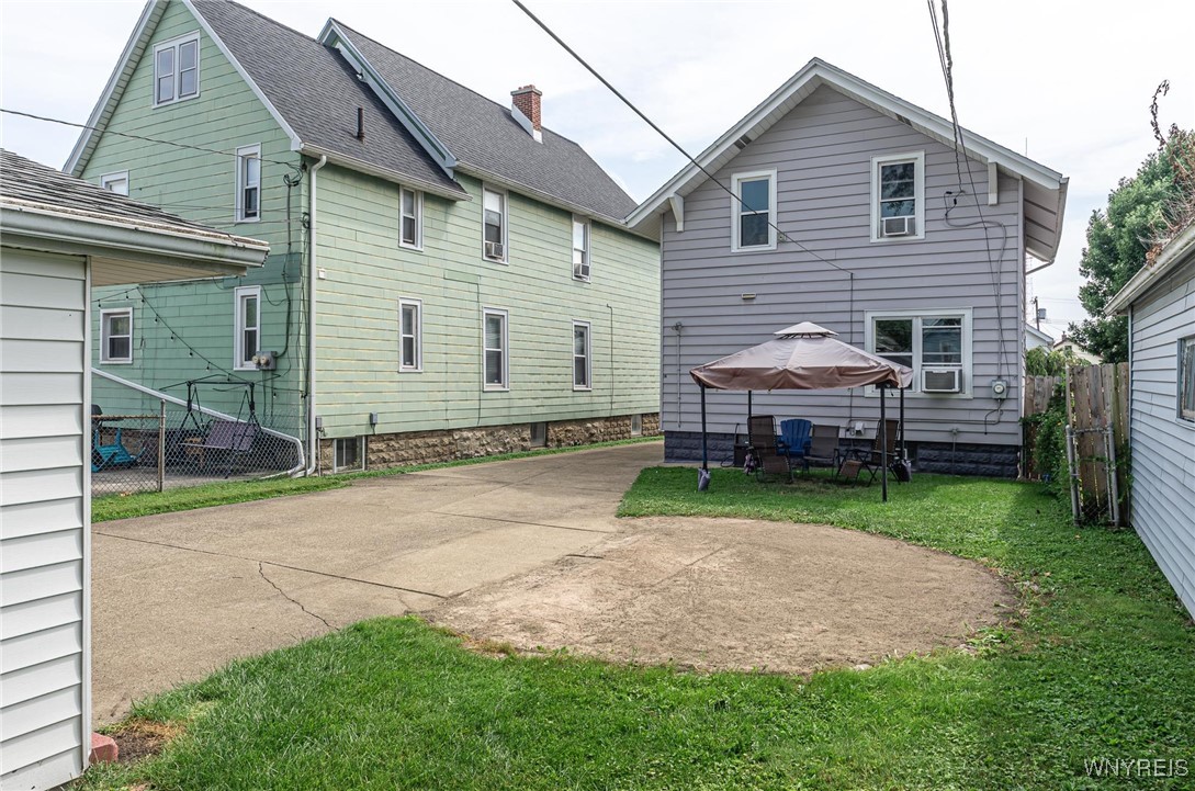 Photo 6 of 36 of 185 Lasalle Avenue house