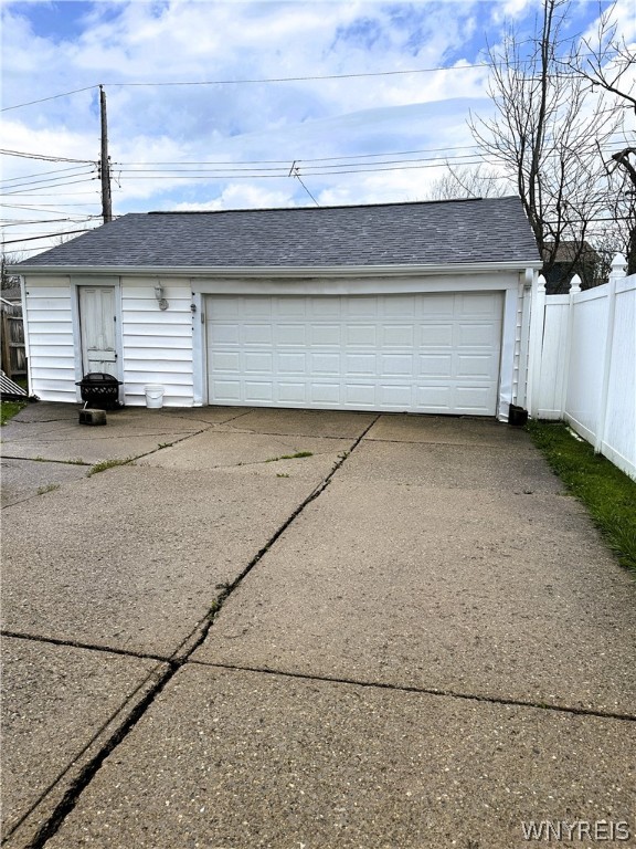 Photo 3 of 22 of 130 Fancher Avenue house