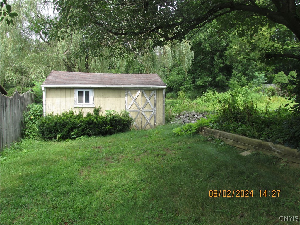 Photo 3 of 16 of 703 Crabapple Drive house