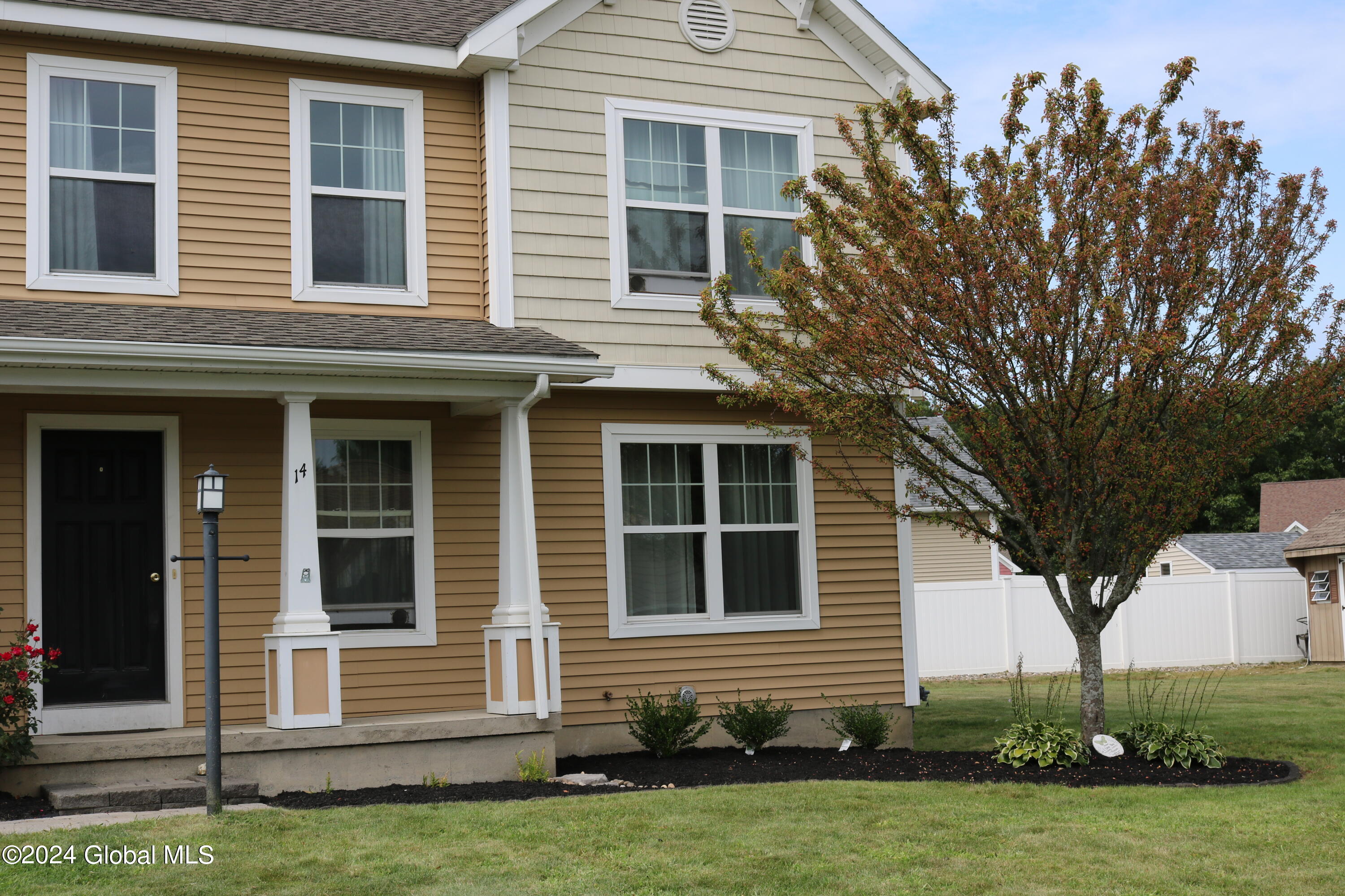 Photo 2 of 12 of 14 Gadwall Drive house