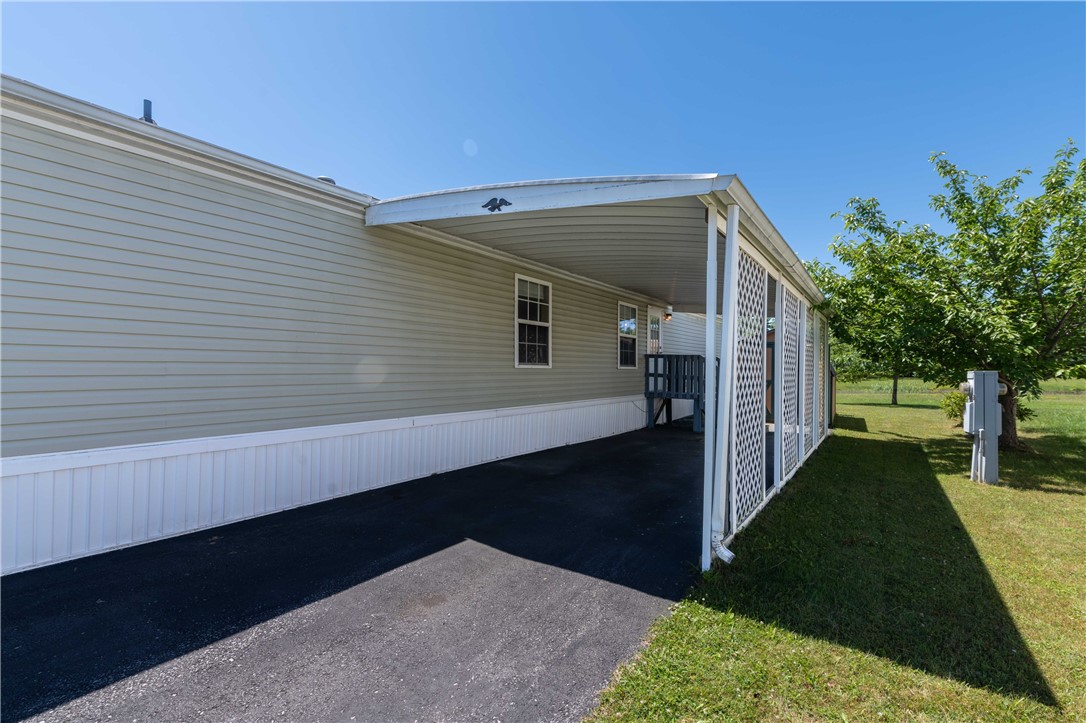 Photo 3 of 20 of 1021 Waterloo Geneva Road 81 mobile home