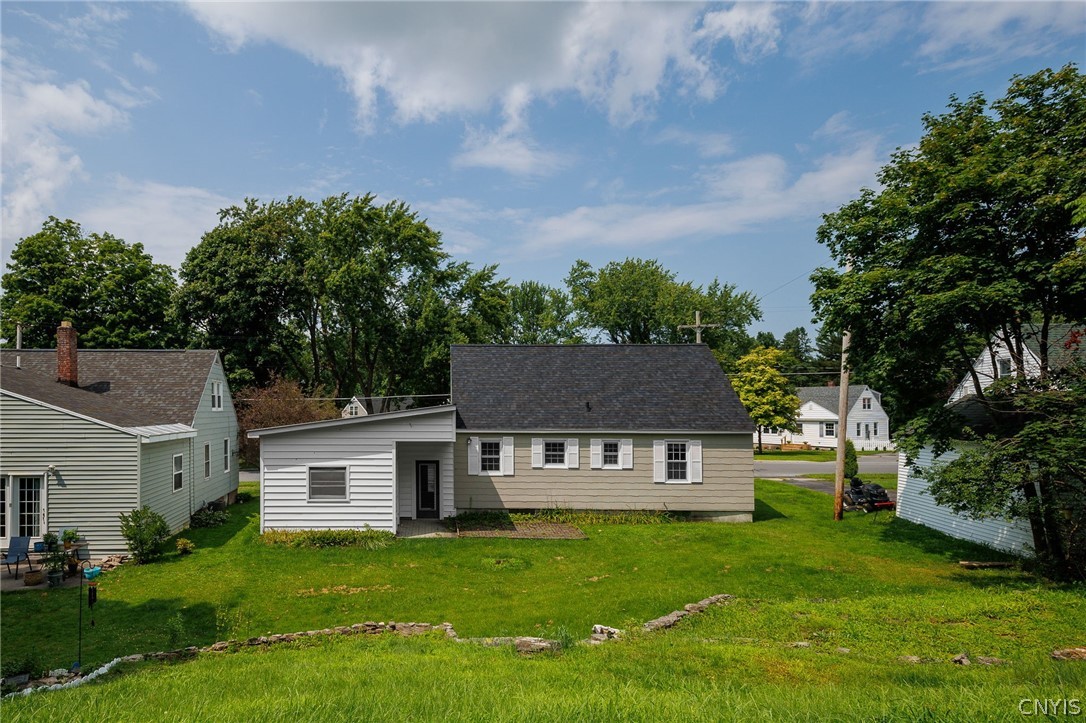 Photo 33 of 35 of 119 Iroquois Avenue W house