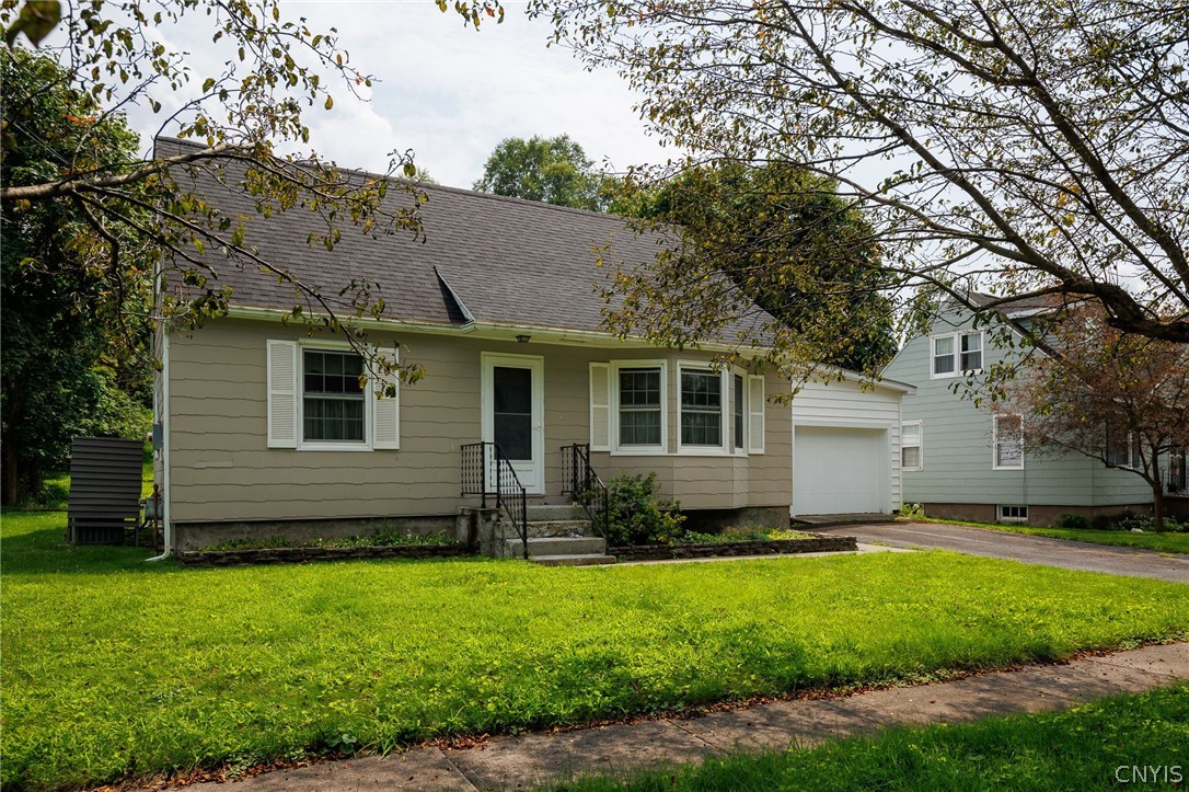 Photo 34 of 35 of 119 Iroquois Avenue W house