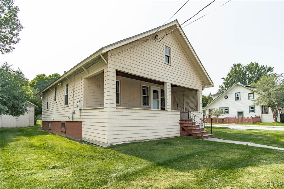 Photo 4 of 32 of 400 Pawling Street house