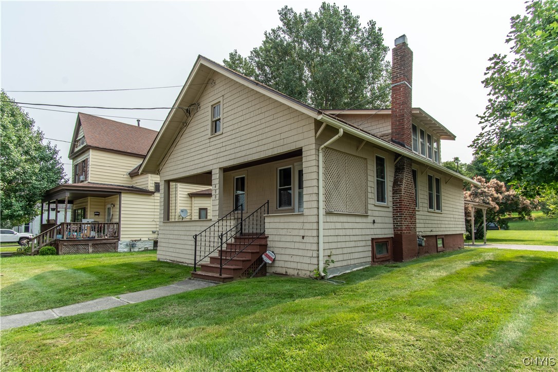 Photo 5 of 32 of 400 Pawling Street house