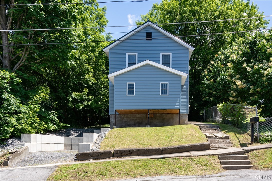 Photo 1 of 29 of 640 Burlington Street house