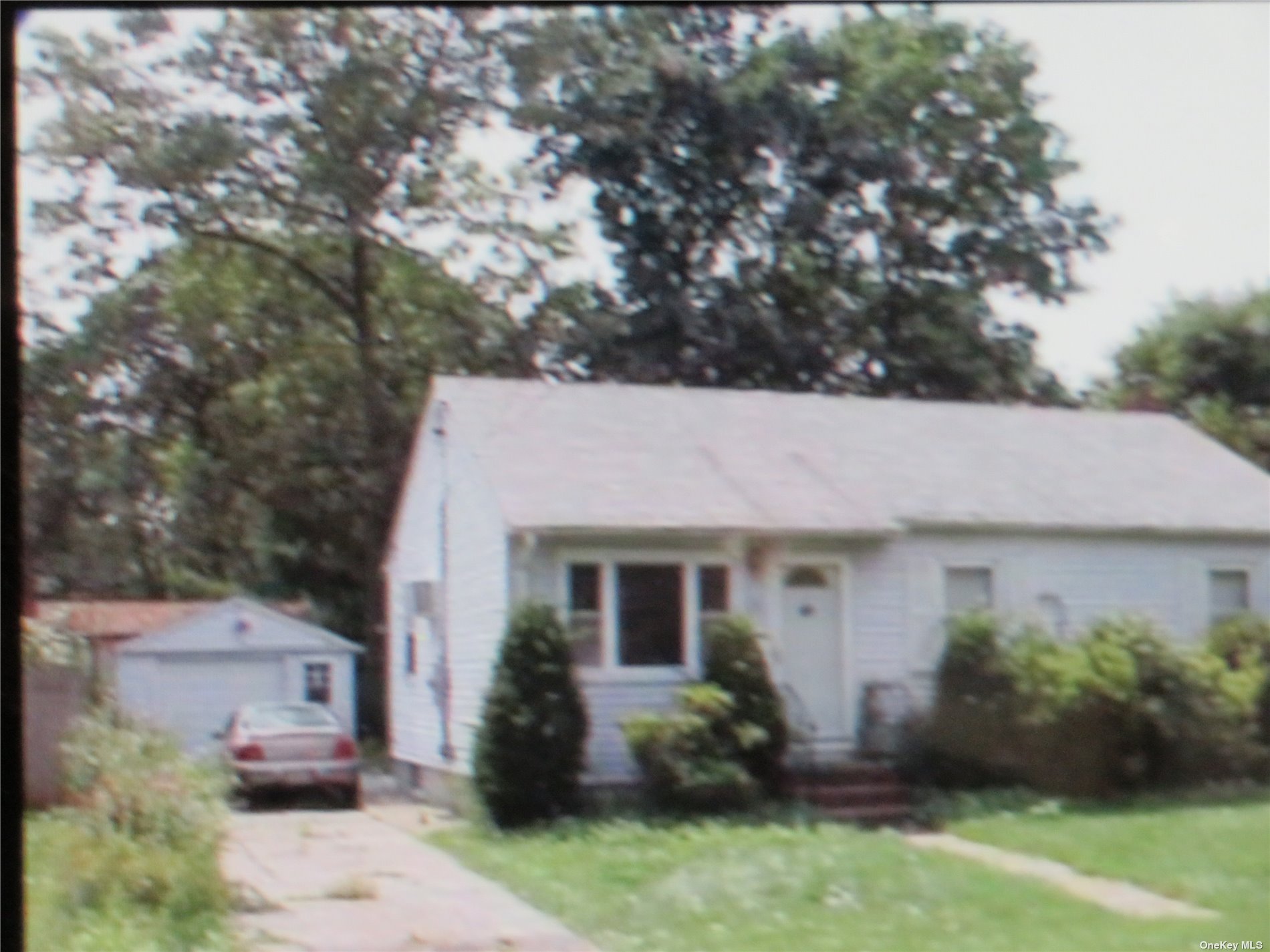 Photo 1 of 2 of 118 Muncy Avenue house