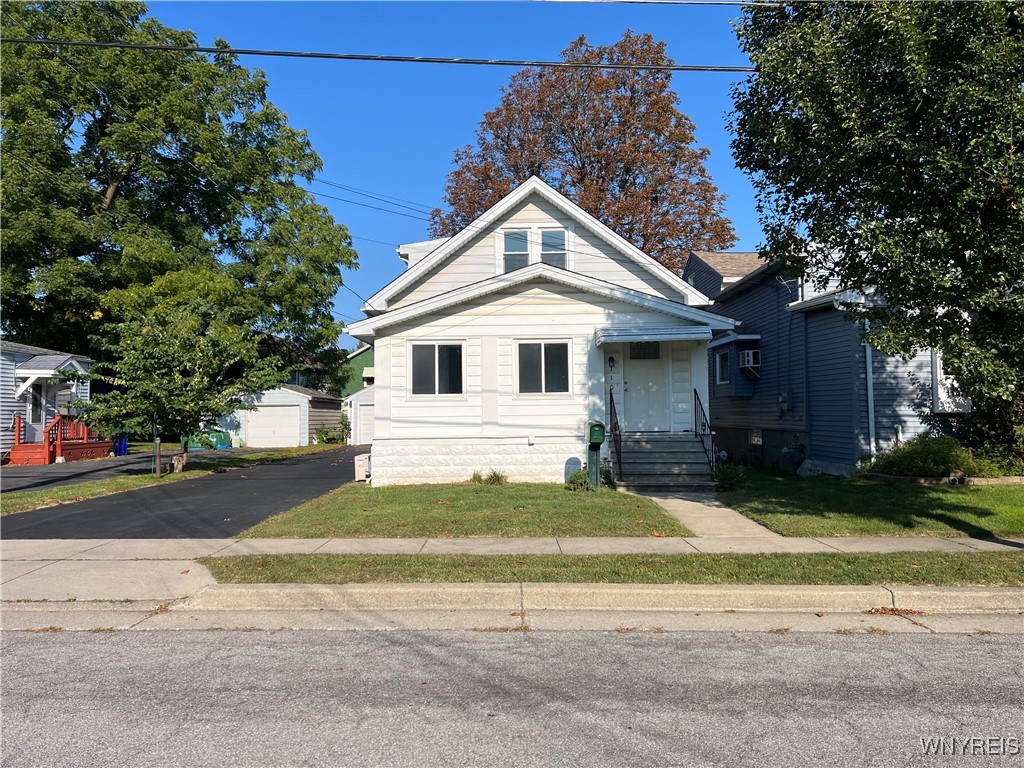 Photo 1 of 44 of 110 Flohr Avenue house