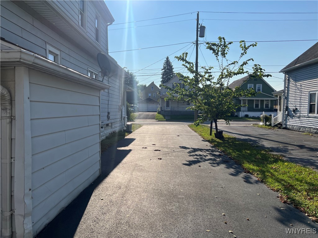 Photo 11 of 44 of 110 Flohr Avenue house