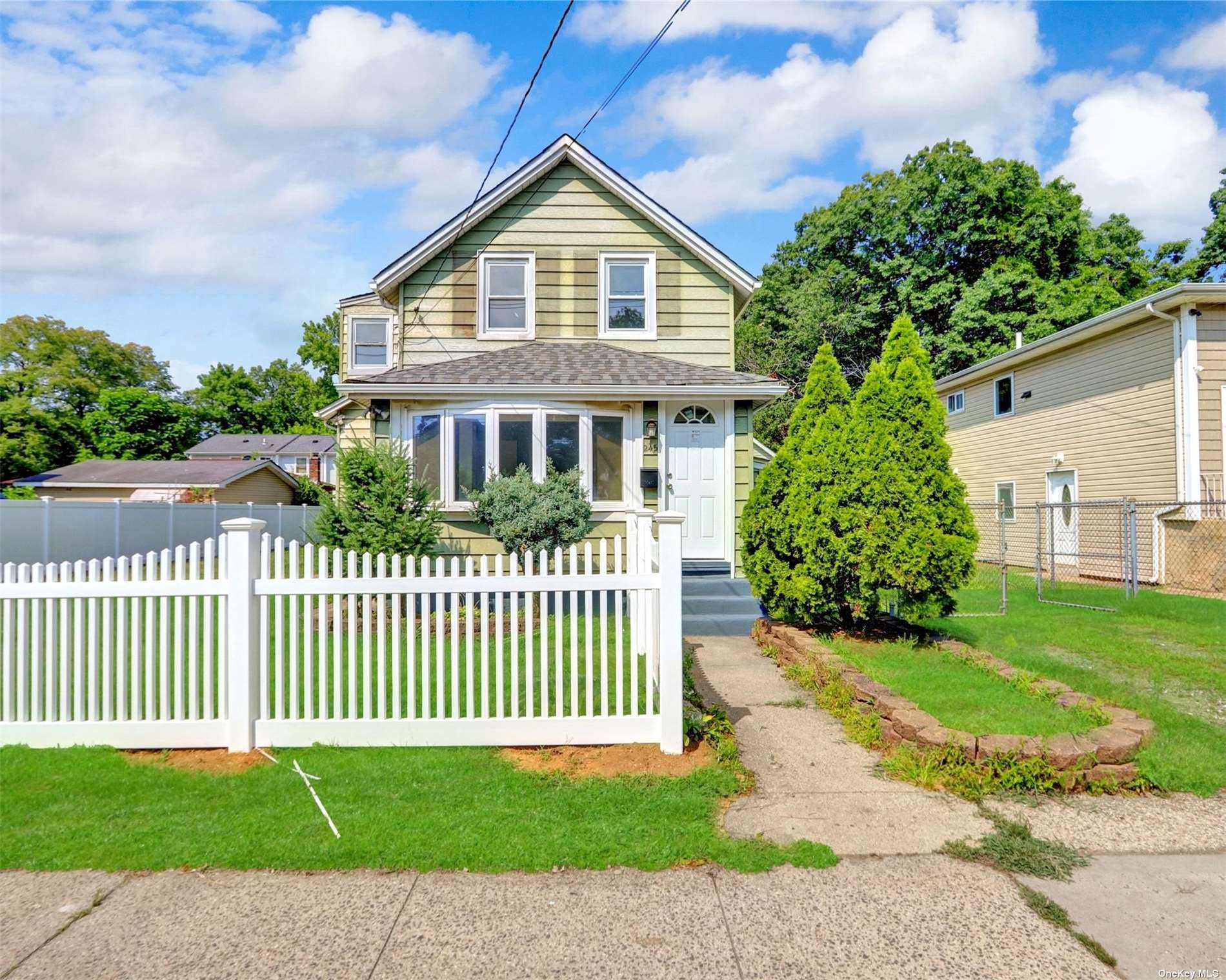 Photo 1 of 25 of 245 Siegel Street house