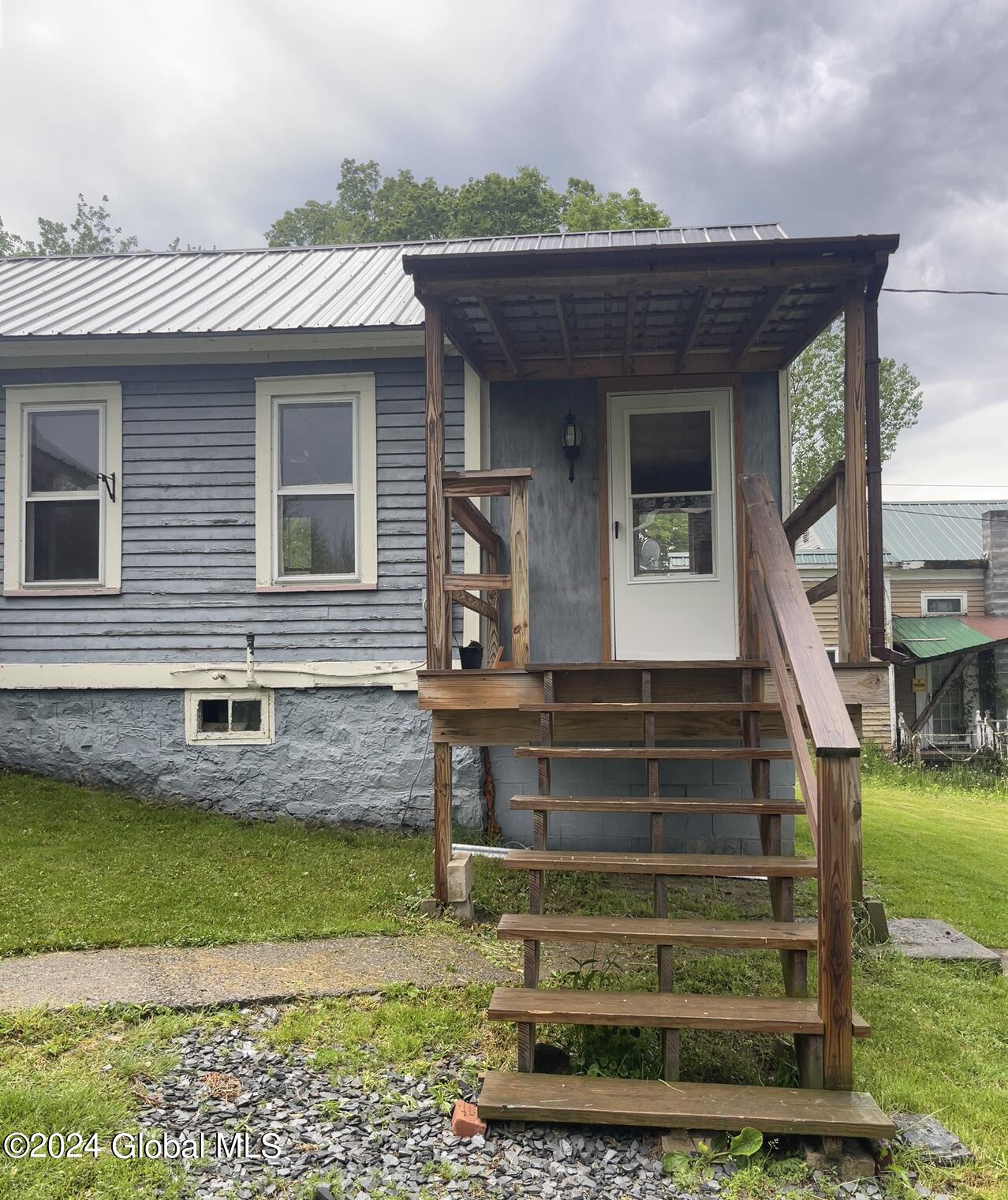 Photo 20 of 36 of 155 North Williams Street house